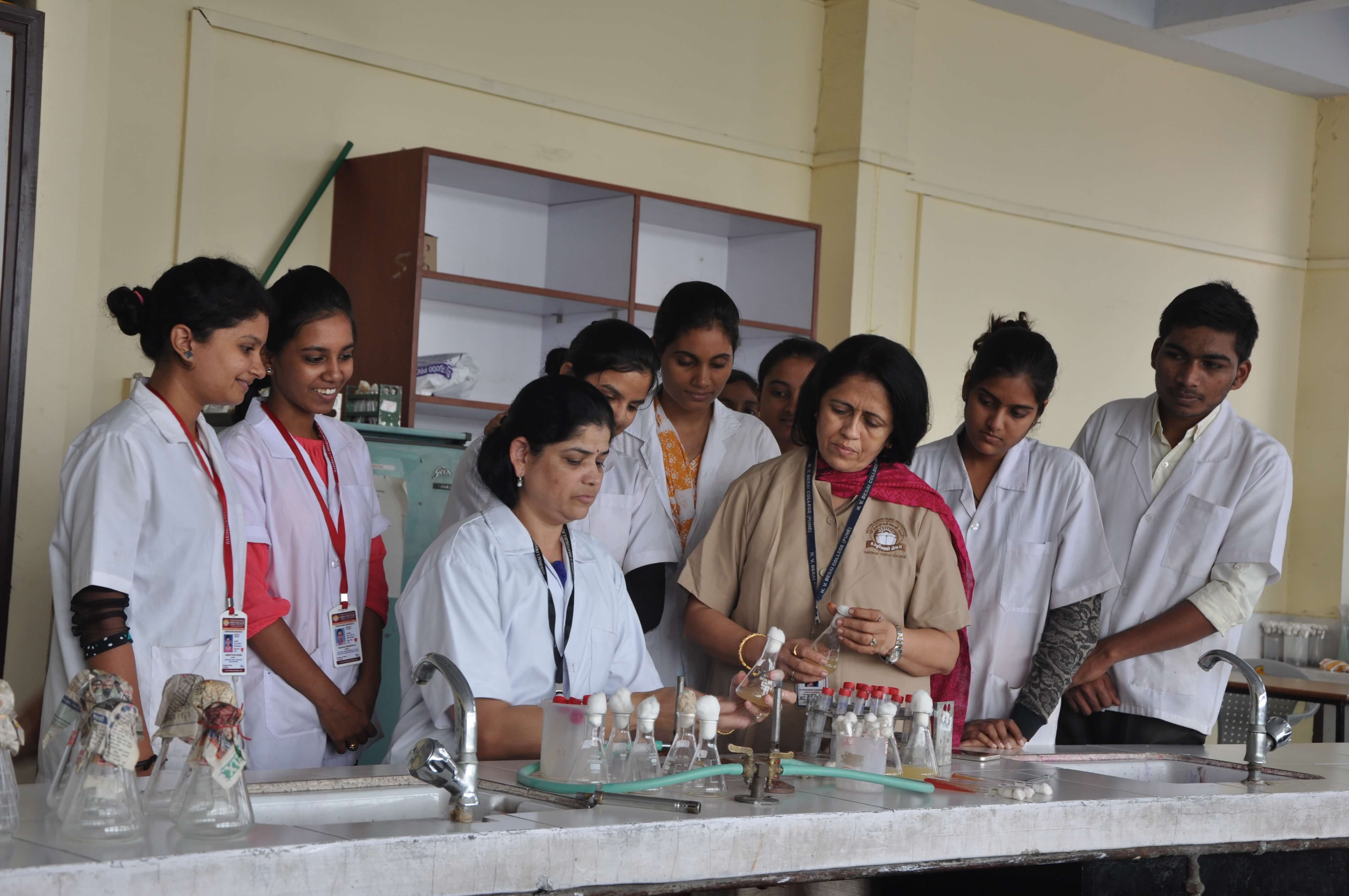 H V Desai College Lab